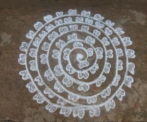 Rangoli: spiral rangoli