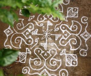 Rangoli: Duckling kolam