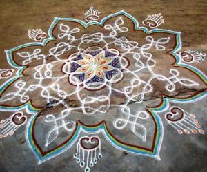 Freehand-and-chikku kolam