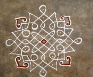 Rangoli: Simple sikku kolam