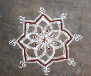Rangoli: Kuzhal kolam