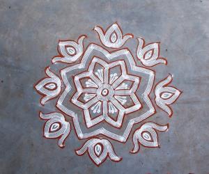 Rangoli: Kuzhal kolam
