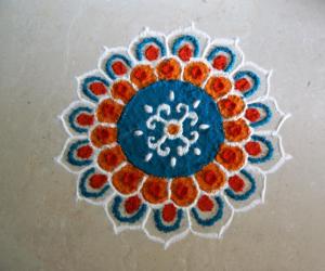 Rangoli: FREEHAND RANGOLI