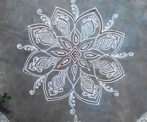 Freehand kolam
