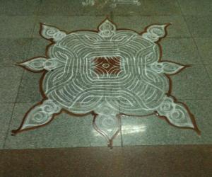 Rangoli: margazhi kolam