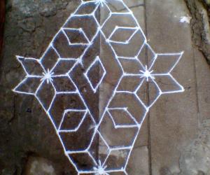 Rangoli: garland kolam
