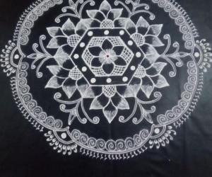 Rangoli: Poo kolam