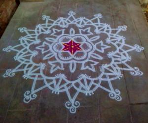 Freehand kolam