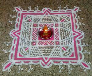 Rangoli: Aadi 4 th Sevvai kolam