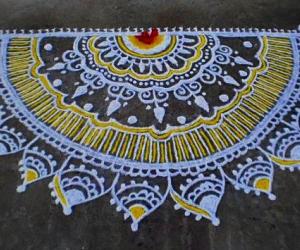 Margazhi  kolam on road-14