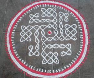 Rangoli: Dotted kolam