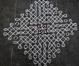 Rangoli: Dotted kolam