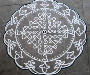 Dotted kolam