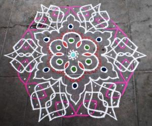 Dotted kolam