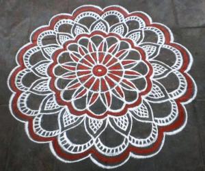 Rangoli: Aadi 1st Sevvai spl kolam