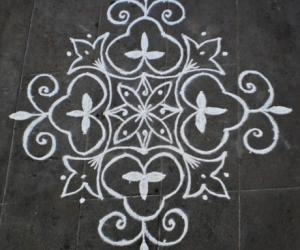 Rangoli: Dotted kolam