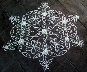 Rangoli: Dotted kolam