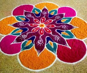 Rangoli: FREEHAND RANGOLI