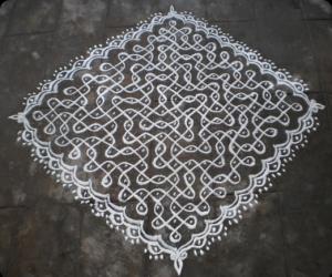 Dotted kolam