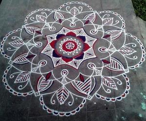 Rangoli: spl day kolam