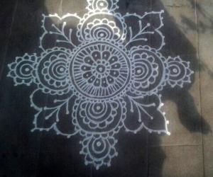 Freehand rangoli