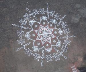 Free hand kolam