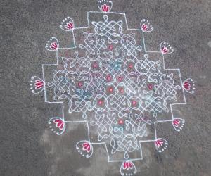 Rangoli: Margazhi Kolam
