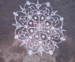 Rangoli: freehand kolam