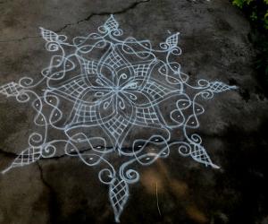 Rangoli: Freer hand and sikku kolam