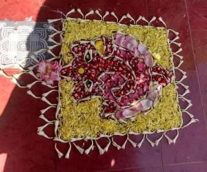 Rangoli: Ganesha pookolam