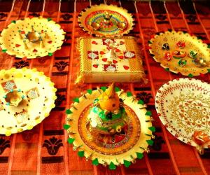 Aarti plates