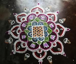 Rangoli: maakolam practice
