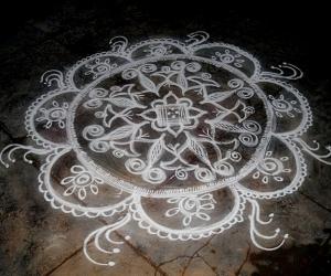 Rangoli: Snow white