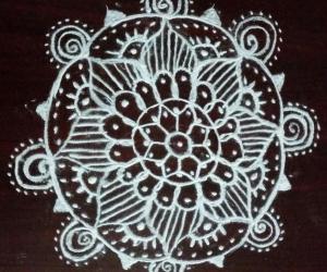 Taii poosam kolam