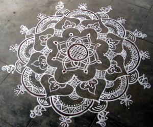 Rangoli: Navarathri special maakkolam