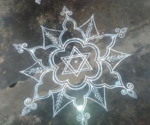 Rangoli: margazhi kolam