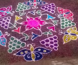 Rangoli: dotted kolam