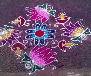 Rangoli: dotted kolam