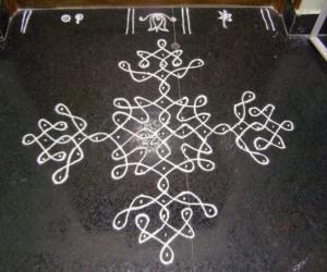 Rangoli: chikku kolam