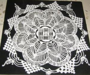 Rangoli: aadi sevvai padikolam