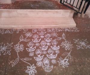 Rangoli: Diwali diyas