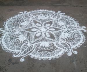 Rangoli: margazhi kolams