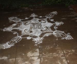 Aaadi Sevai Kolam