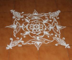 Freehand kolam
