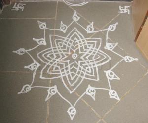 Rangoli: Dotted kolam