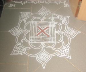 Rangoli: Padikolam