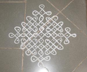 Rangoli: Sikkukolam
