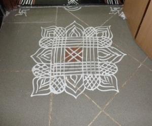 Aadi velli kolam