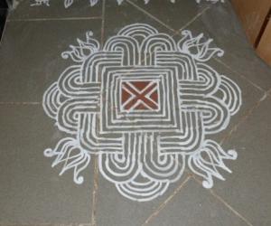 Aadi velli kolam