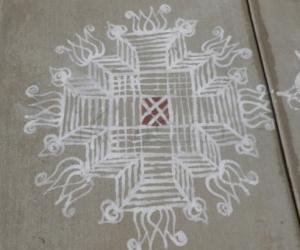 Rangoli: Padikolam